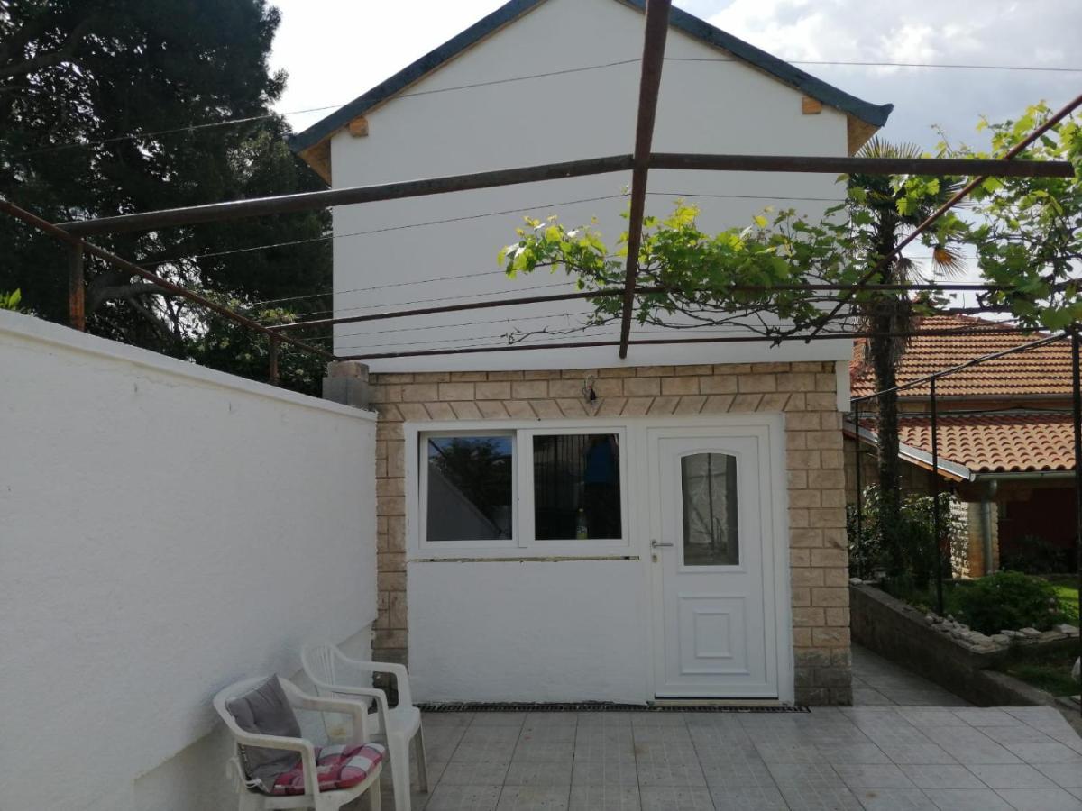 Zefir Apartments Premantura Exterior photo